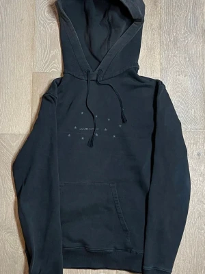  Saint Laurent hoodie - Svart hoodie från Saint Laurent. Bra skick dm för mer information!