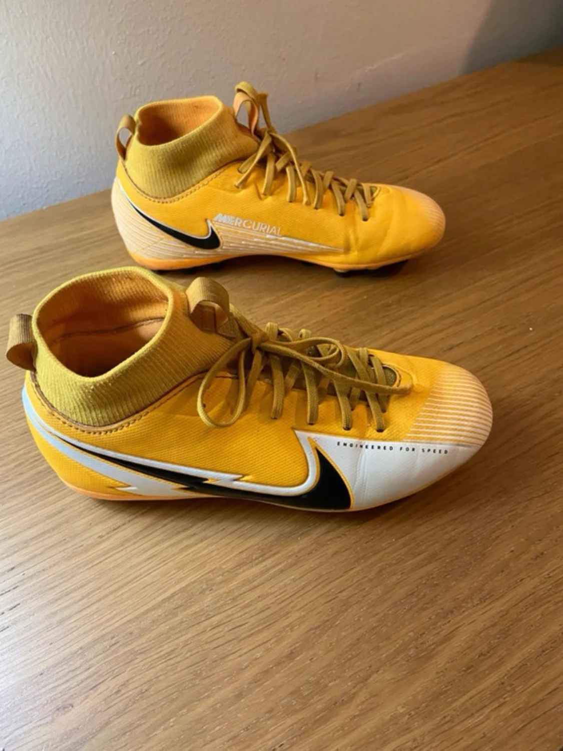 Gula Nike fotbollsskor med dobbar - 4