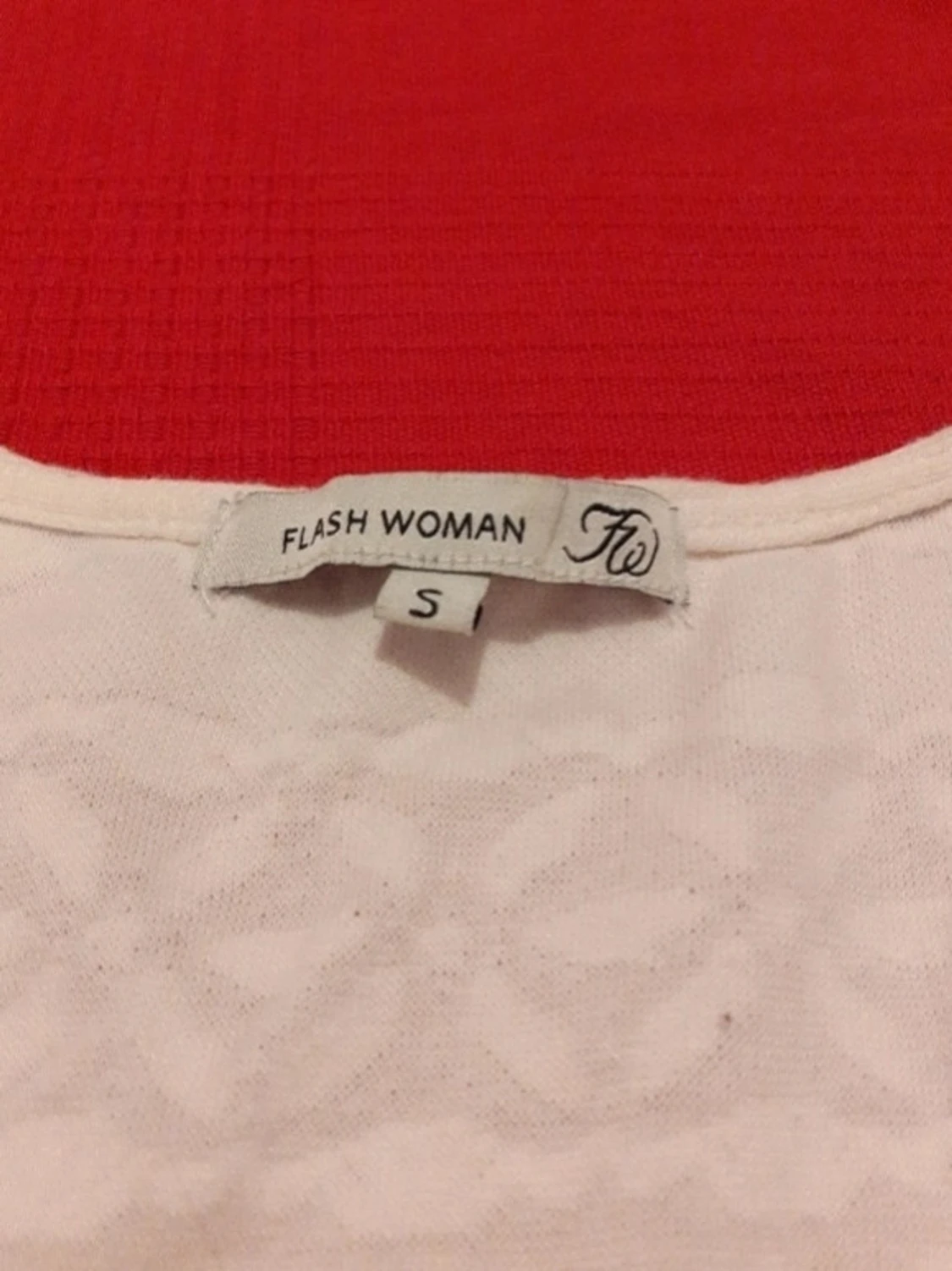 Vit kortärmad klänning med mönster - 2