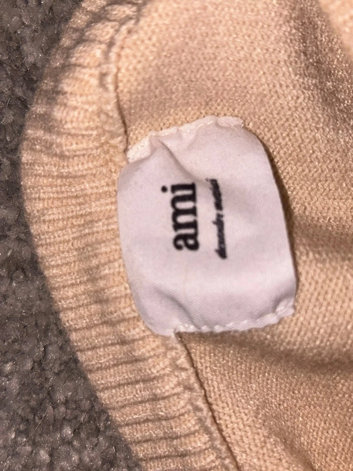 Beige stickad tröja från Ami - 1