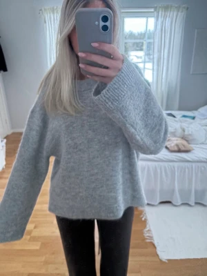 Stickad tröja - Super fin men används inte