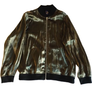 Vintage kofta/ tygjacka/ bomberjacka, Beyond Retro, y2k/ cyber/ alt/ 2000s/ 60s/ 70s/ 80s/ 90s - Cool silver/grön-färgad jacka/ kofta med muddar från Beyond Retro! Ser i princip oanvänd ut