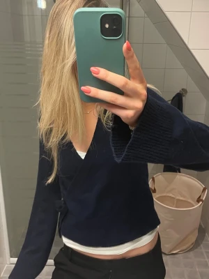 Mörkblå omlottkofta - Supersöt omlott kofta 💞💞