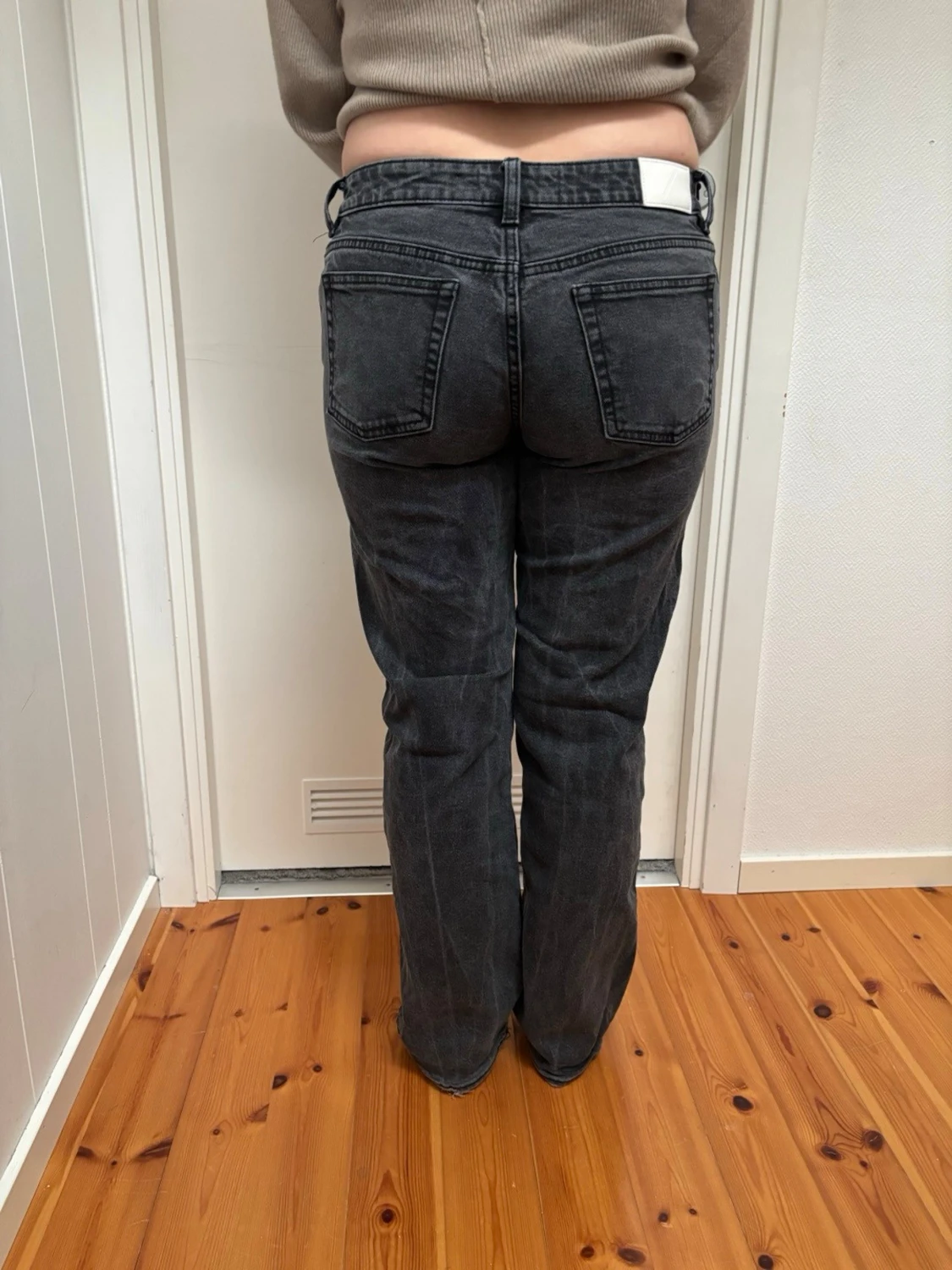 svart/gråa jeans 