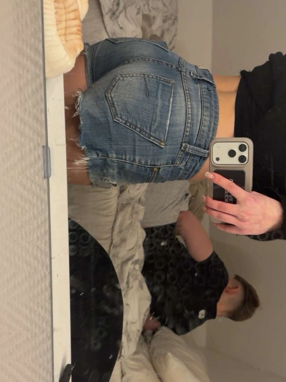 Blå jeansshorts lågmidjade med fransig kant - 1