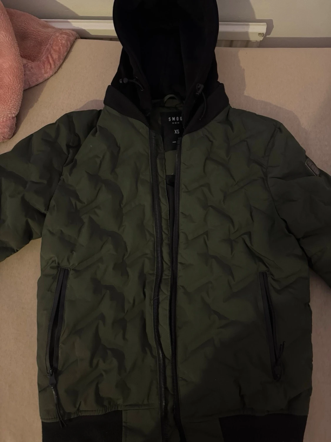Olivgrön bomberjacka från SMOG