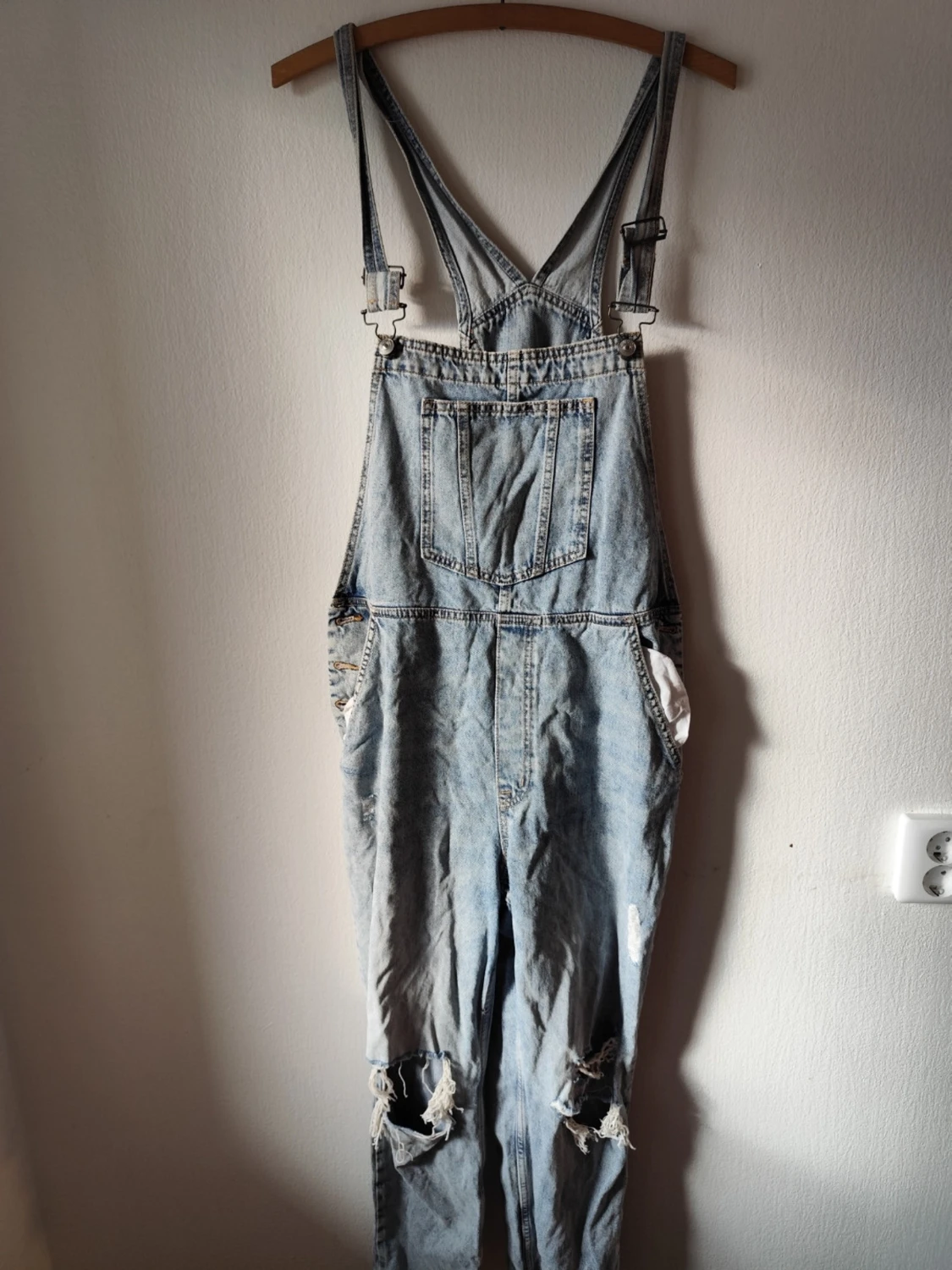 Mörkblå denim hängseljeans stl 42 - 2