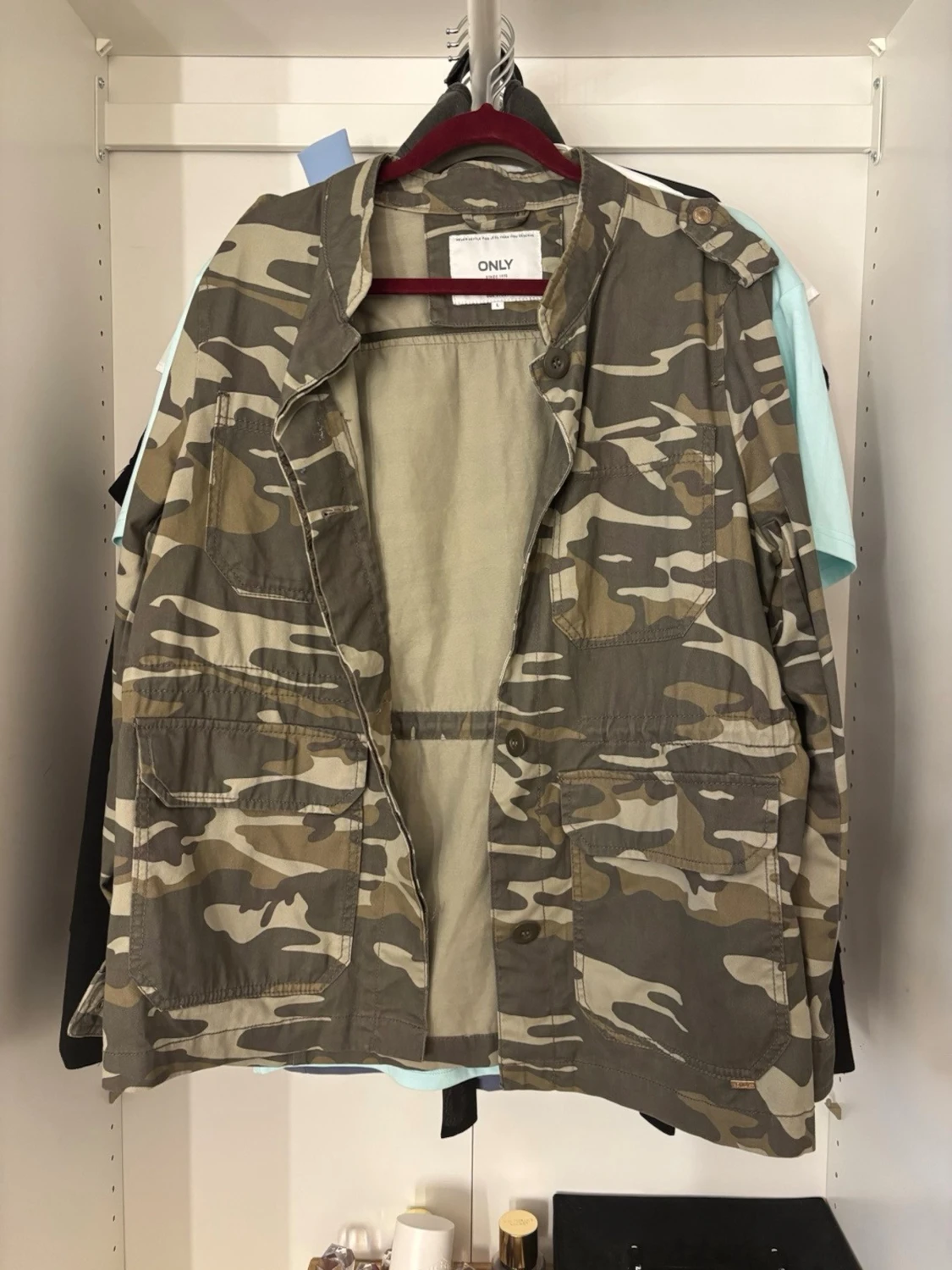 Camo militärjacka från ONLY