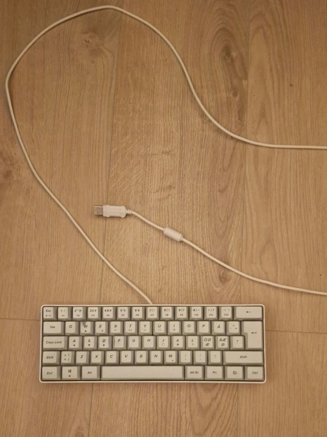 Vit kompakt tangentbord MX5