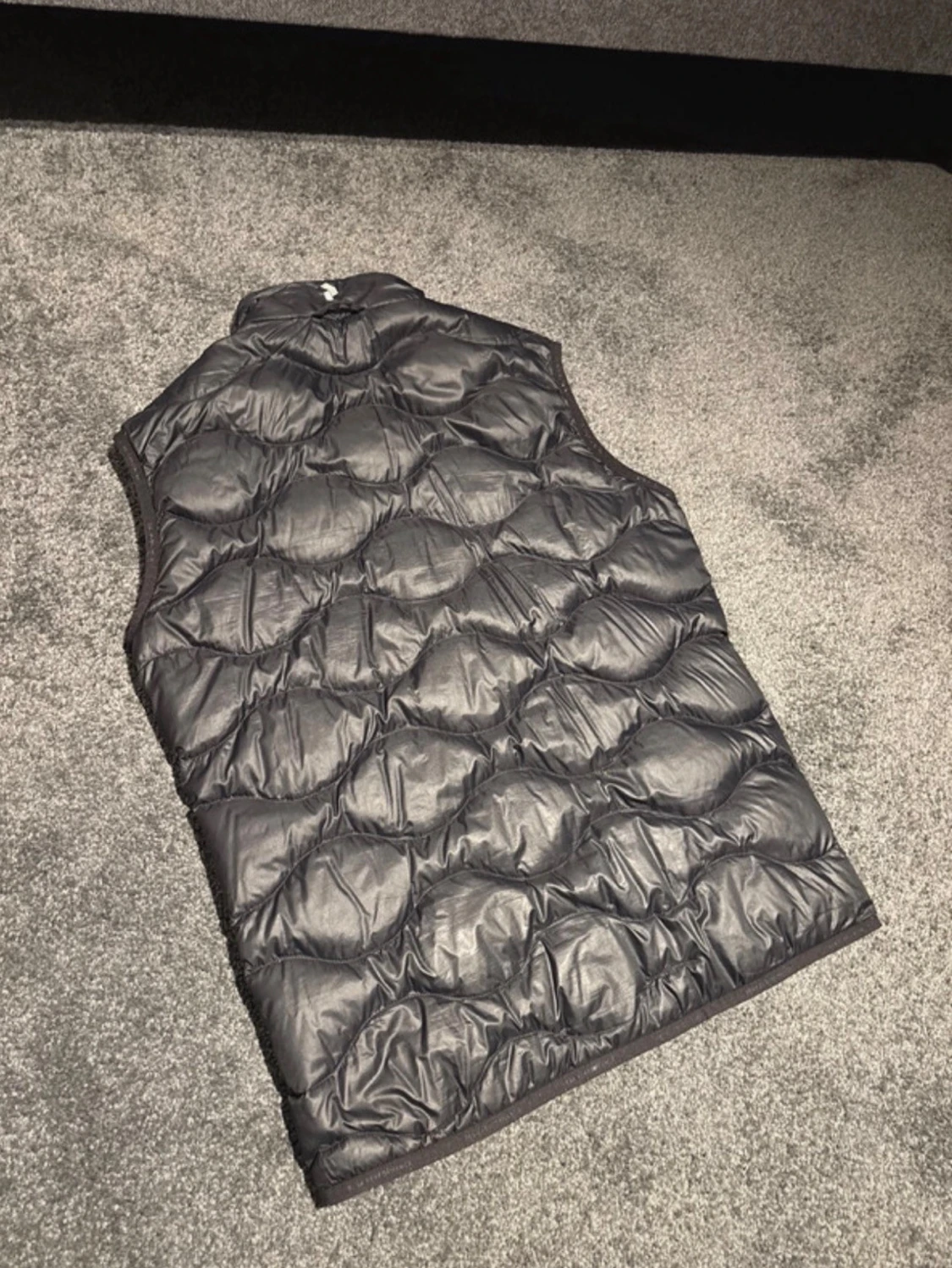 Svart dunväst från Peak Performance - 1