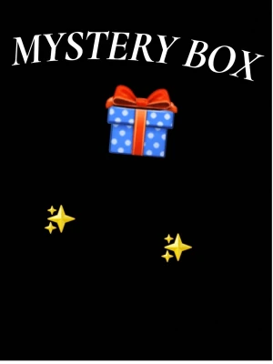 Mystery box🎁✨️ - Mystery Box✨️🎁✨️ Med kläder pris 199kr om man vill kan man köpa till ett plagg för 279kr. Man får även med en väldigt fin rabatt på nästa köp. Var inte blyg nu kom och köp!!✨️✨️