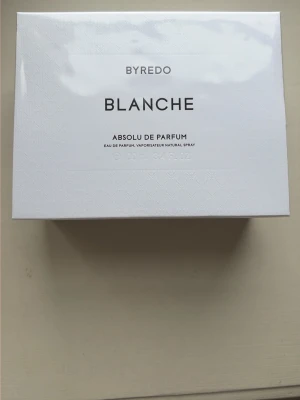 Byredo Blanche Absolu de Parfum - Helt ny Byredo Blanche Absolu de Parfum med plast på nypris 3095kr