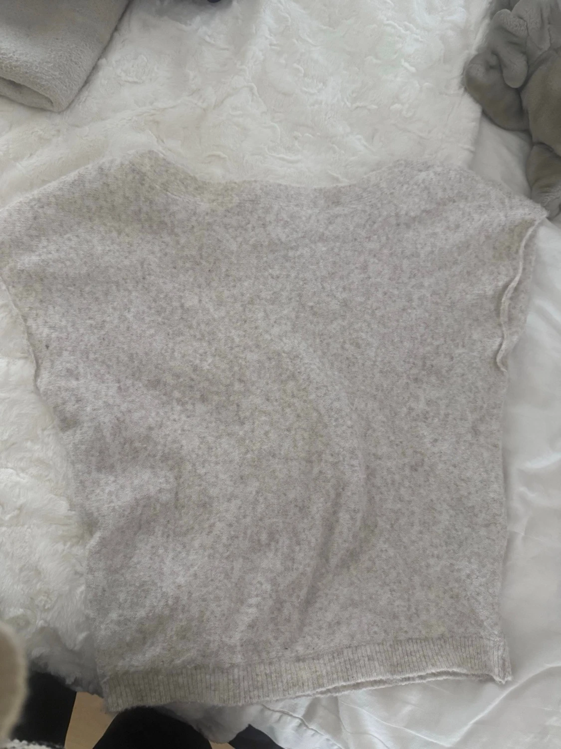 Ljusgrå stickad topp från Nelly