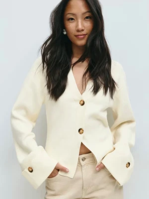 Åtsittande kofta  - Superfin kofta använd ca 3 gånger. 