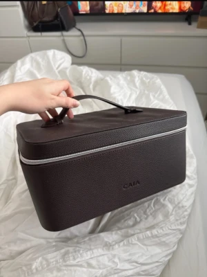 Stor caia necessär  - Aldrig använd, har endast varit luckorna från julkalendern i den🥰