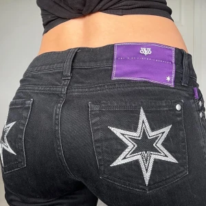 Rock & republic jeans - Midjemått: 41cm rakt över, innerbenslängd: 77cm 💗