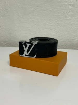 Lv Bälte  - Helt ny aldrig använd. Storlek 110. Snabb frakt endast bälte 