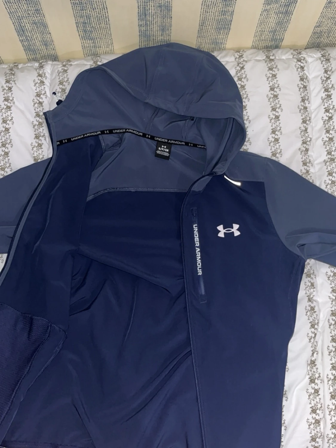 Mörkblå vindjacka från Under Armour - 3