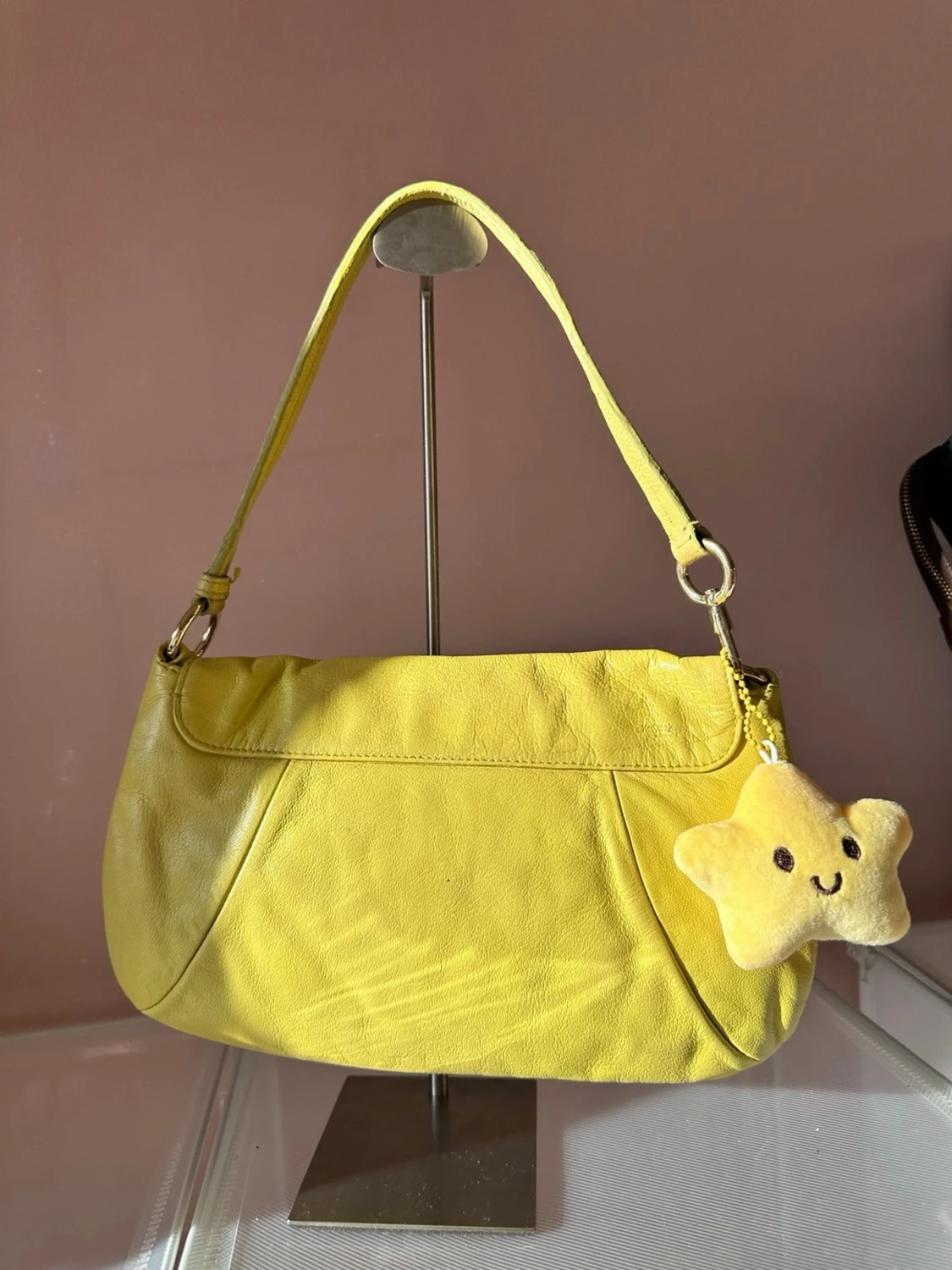 YSL Gul handväska med volangdetalj - 1