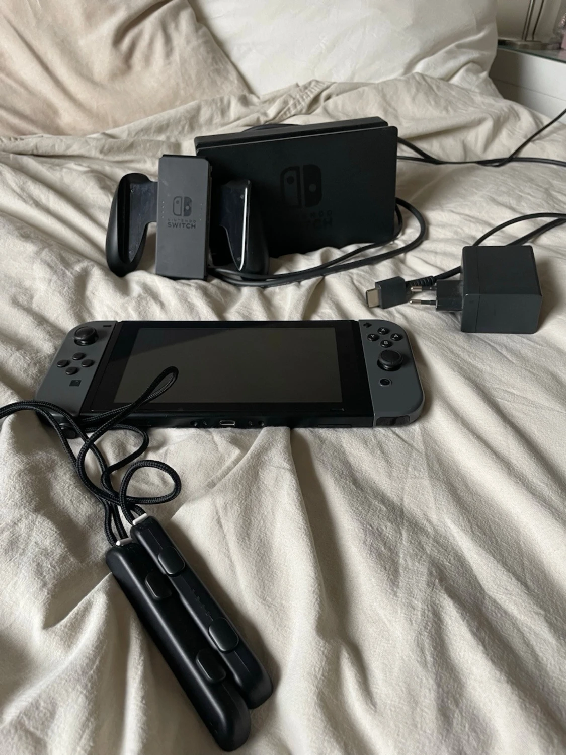 Nintendo Switch med tillbehör - 1
