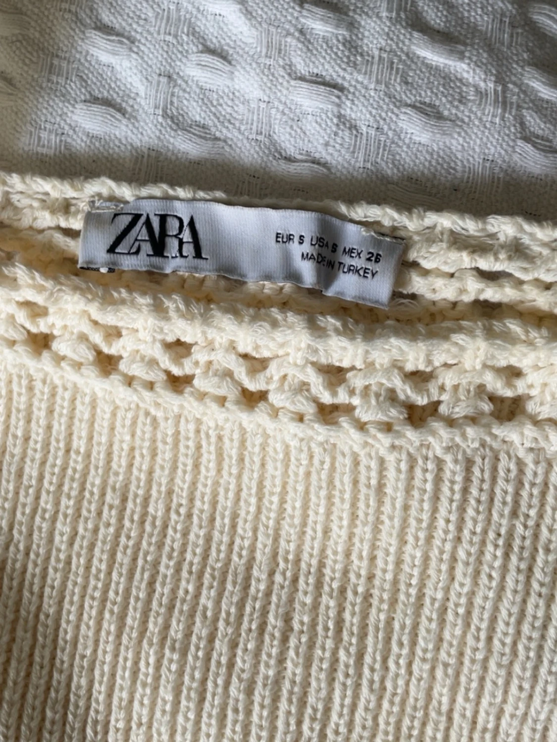 Krämvit topp från Zara - 1