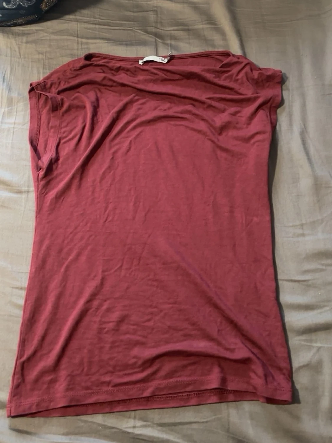 Vinröd t-shirt från Lager 157