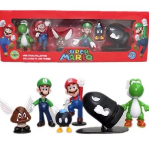 Super Mario minifigur set - Säljer ett set med Super Mario minifigurer i plast. Innehåller Mario, Luigi, Yoshi, Bullet Bill, Bob-omb och Goomba med vingar. Figurerna är färgglada och kommer i originalförpackning med röd bakgrund och Super Mario-logga. Mått på låda: 28 x 9,5 x 7cm