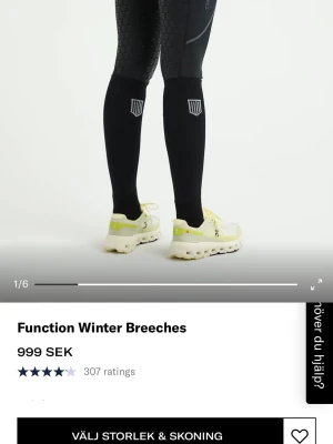 HELT NYA Maya Delorez🌟 - Helt nya Maya Delorez! I Storlek M. Endast provade!!! Tyvärr var de för stora för mig men har likadana i en storlek mindre och ÄLSKAR dom🥰  Det är vinterridbyxorna och har därför en värmande fleece i för kalla vintrar❄️ Eller för dom som är lite mer frusna💗 NYPRIS: 999kr Mitt pris: 850💕