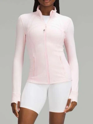 Define jacket strawberry milkshake - Säljer min Define jacket nulu i strawberry milkshake. Den har bara varit använd ett fåtal ggr och är i mycket bra skick. Säljer då den är lite för stor.