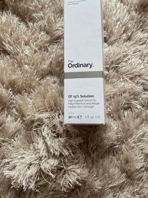 The Ordinary GF 15% Solution serum - The Ordinary GF 15% Solution är ett ansiktsserum på 30 ml som hjälper till att minimera och reparera. Innehåller bland annat glycerin och betain. 