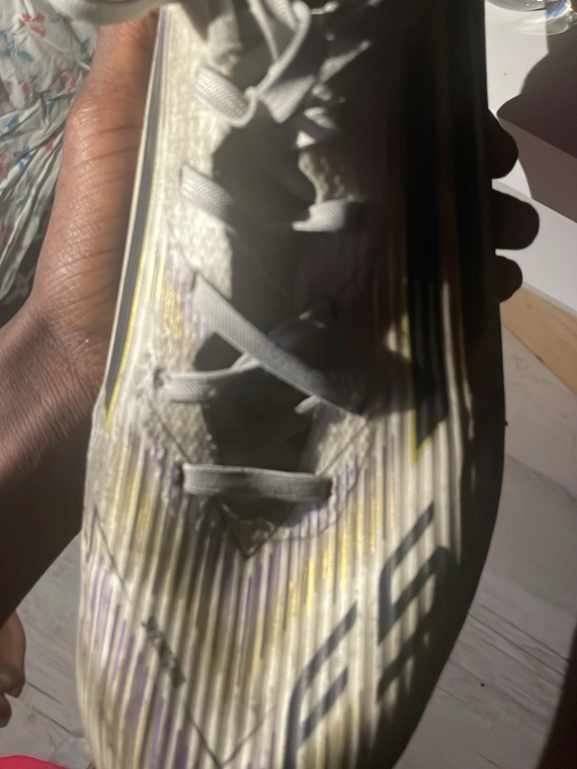 Adidas vita och gula fotbollsskor - 1