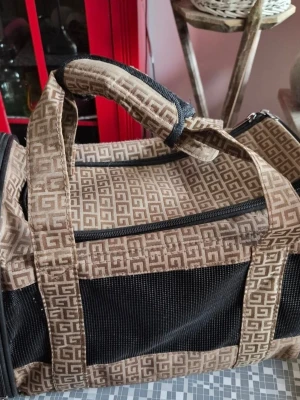 TRANSPORTVÄSKA FÖR HUND KATT väska  - Mindre transportväska för katt eller mindre hund. 