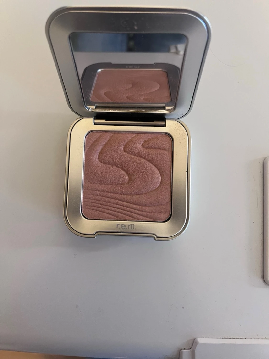 r.e.m. beauty Interstellar Highlighter - 4
