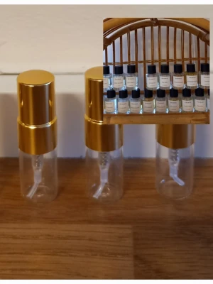 Essnce splitpaket  - 3 stycken 3 ml glasdekanter med spray ✨️Välj bland dofterna som finns på listor bland bilderna 