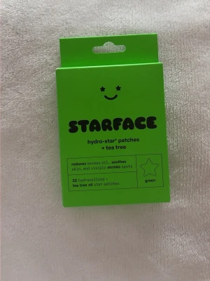 Starface hydro-star patches tea tree -  Starface hydro-star patches med tea tree. Innehåller 32 st stjärnformade plåster. Köpta från London. Helt oöppnad. 