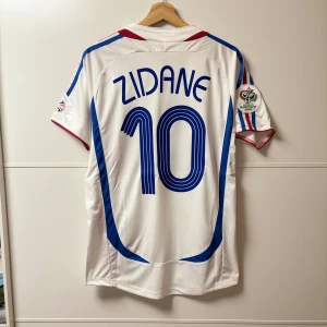 Frankrike VM 2006 fotbollströja - Frankrike 2006 fotbollströja med Zidane på ryggen