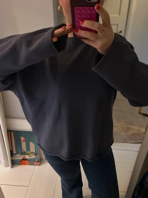 Blå tröja - Stickad blå tröja!