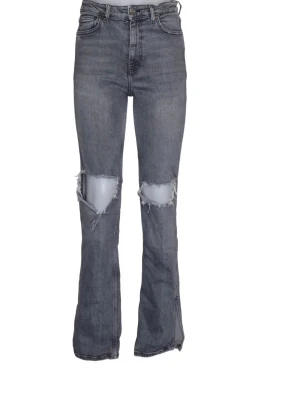 Zara Jeans - Gråa jeans med hål och slits från zara ❣️