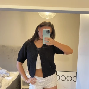 stickad kofta - Hur snygg stickad kofta med korta ärmar!!!! stl s! perfekt till fest och vardags!😍😍😍(lånade bilder)