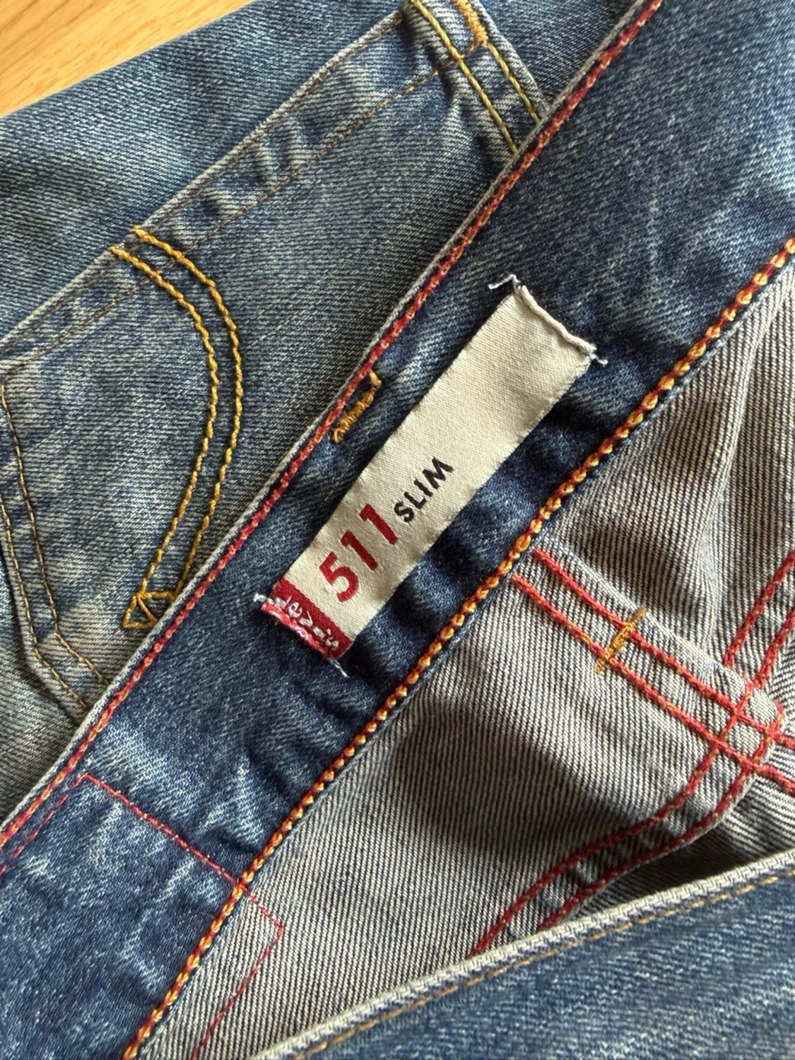 Blå slitna jeans från Levi's - 3