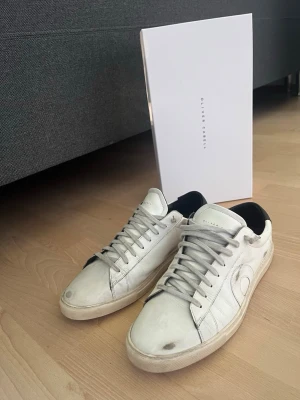  Oliver Cabell skor - Ett par Oliver cabell som ja använt få gånger. Ny pris 2500kr. Du får med box och dustbag