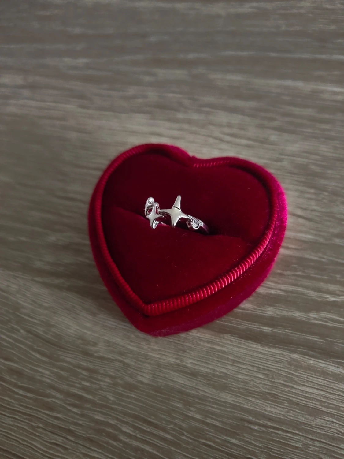 Silverfärgad ring med stjärndesign - 1