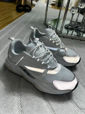 Vit Dior b22 - Vit Dior b22. 