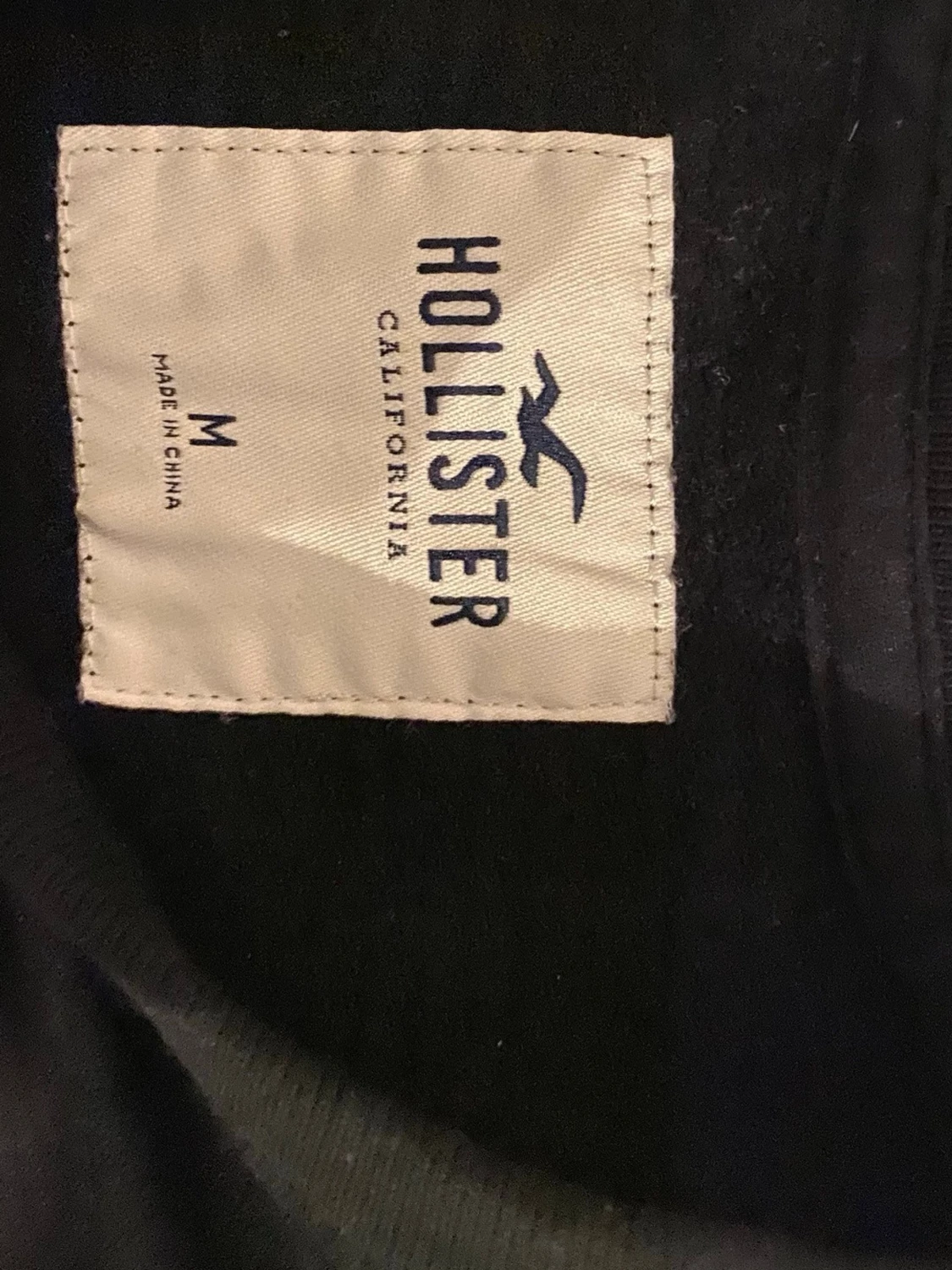 Randig sweatshirt från Hollister.  - 2