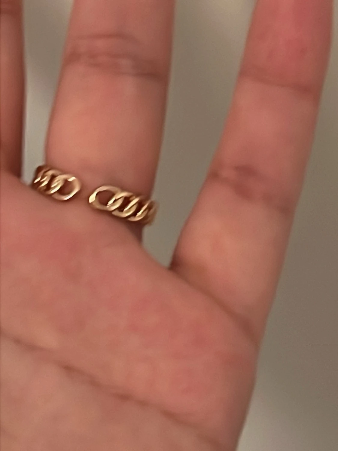 Guldfärgad ring med stenar och pärlor - 2