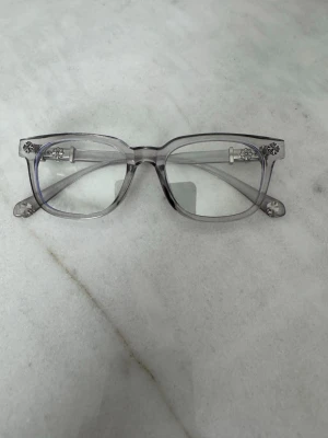 Gråa chrome hearts glasögon - Skyddar mot blåttljus, Mycket fina glasögon.