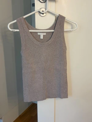 Beige/brunt linne - Stickad beige/brunt linne från H&M