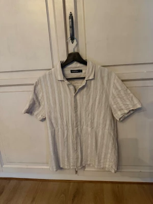 skjorta  - skjorta från dressman  använd en gång nypris 699kr
