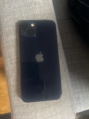 iphone 13 128 gb - Snygg mörkblå iPhone Batteri hälsa 77% 128gb Priset kan diskuteras vid snabb affär 