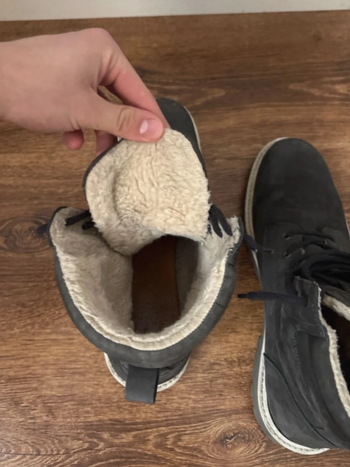 Svarta fodrade kängor med grov sula - 3